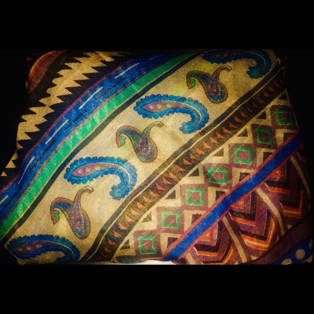 NWT Multicolored scarf